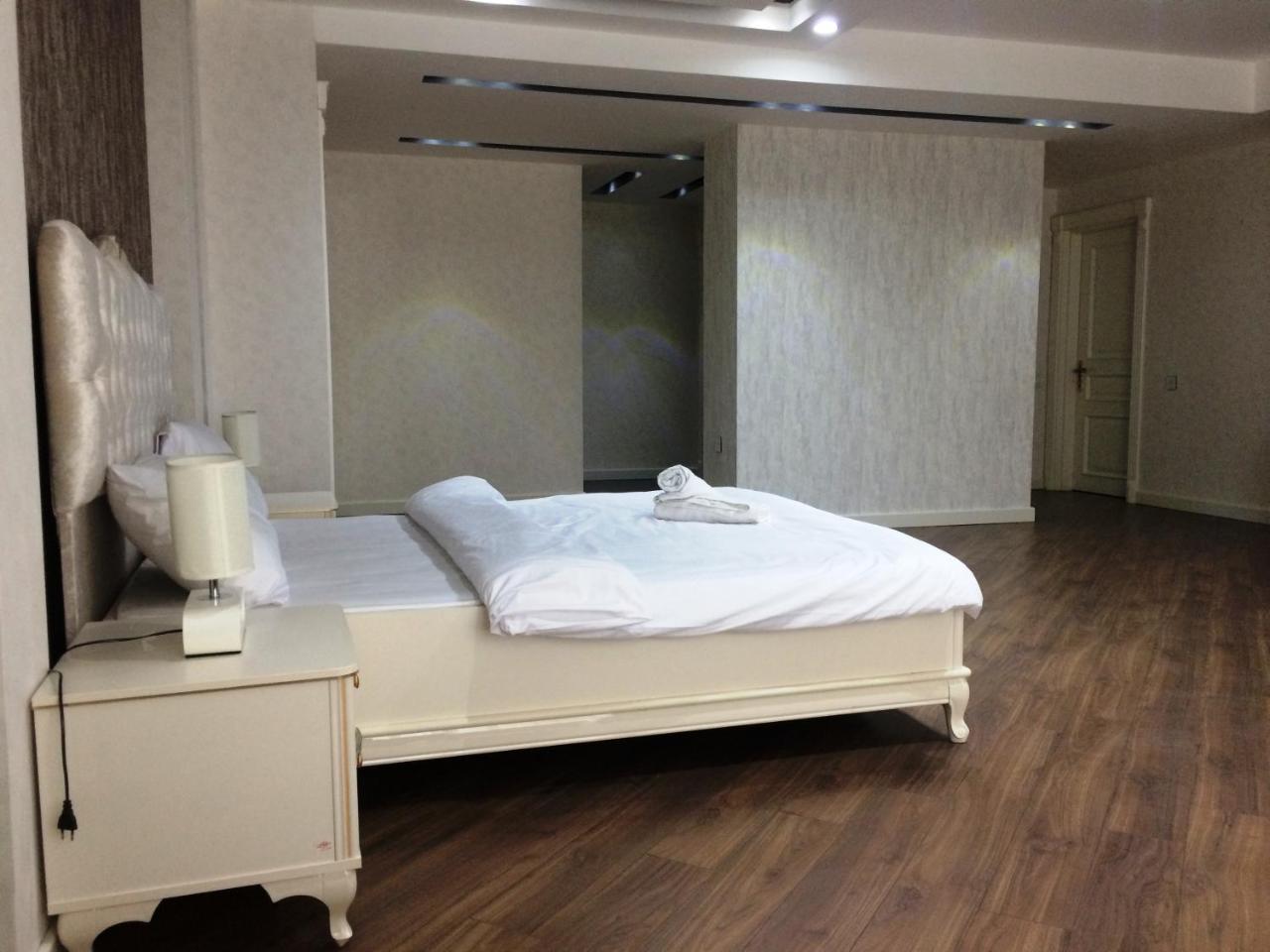 Park Azure Apartment Deluxe 2 Bedroom باكو المظهر الخارجي الصورة